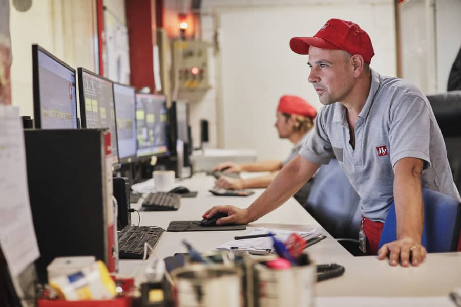 case history reportage industriale case history aziendale immagine corporate Illy Oracle