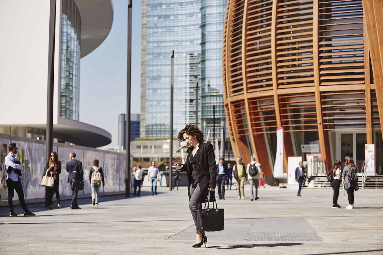 Fotografo reportage ambiente urbano milano gae aulenti porta nuova